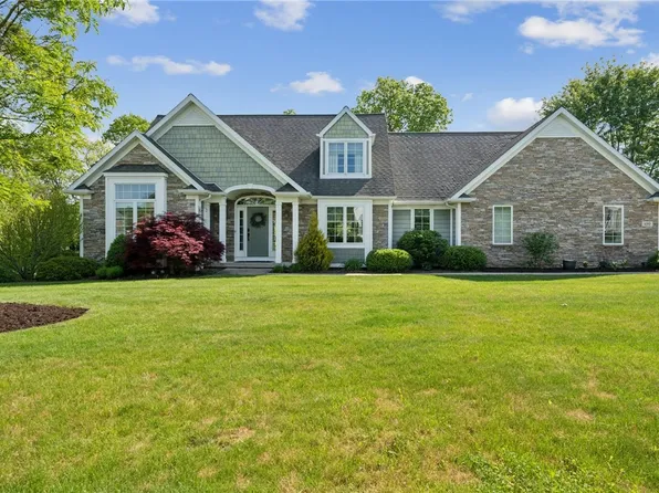 430 Southfield Dr, Greensburg, PA 15601