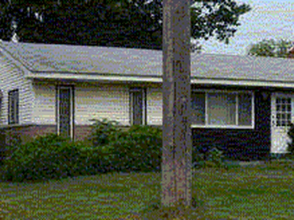 237 N Saint John Rd, Highland, MI 48357