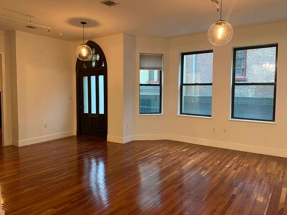 1st image of 181 Bainbridge St #112