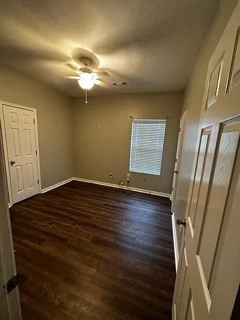 4 bed, 1800 sqft, $2,200 — Photo 2
