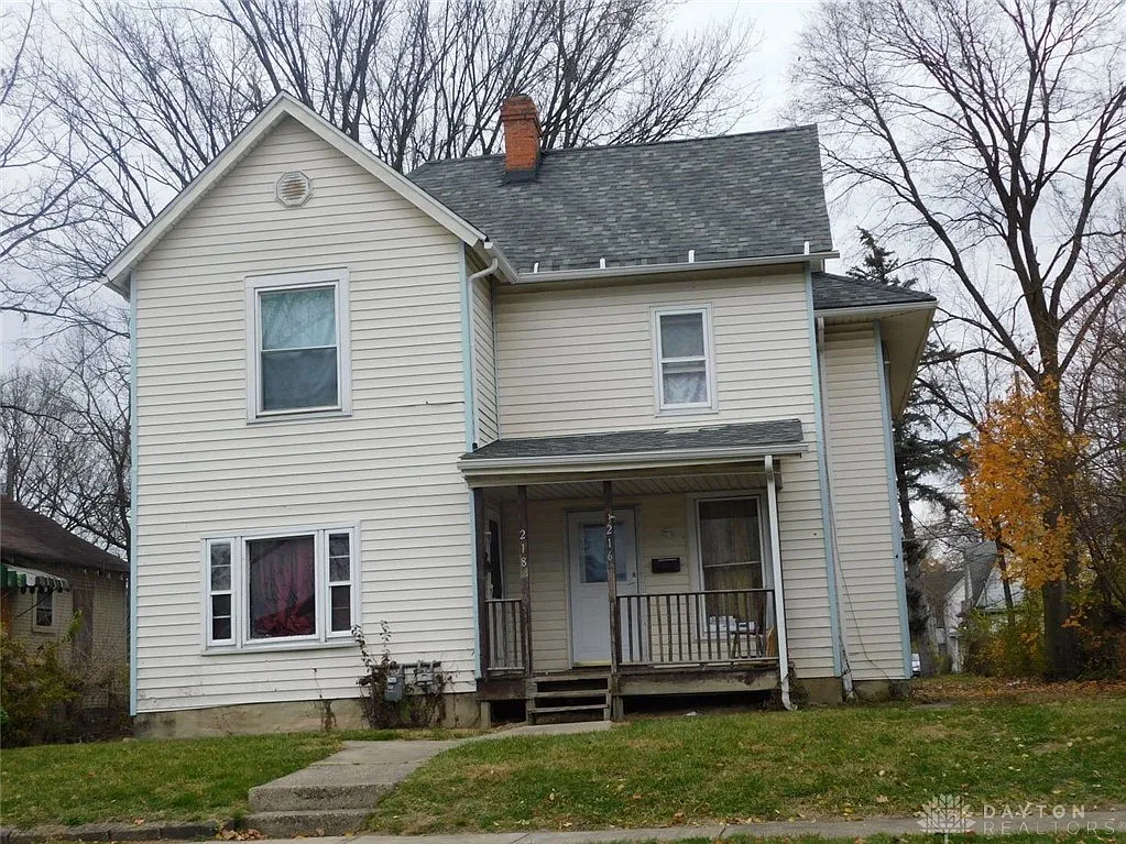 216-218 W Grand Ave photo 1