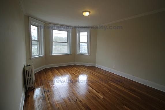 2nd image of 1450 Commonwealth Ave #Sj21
