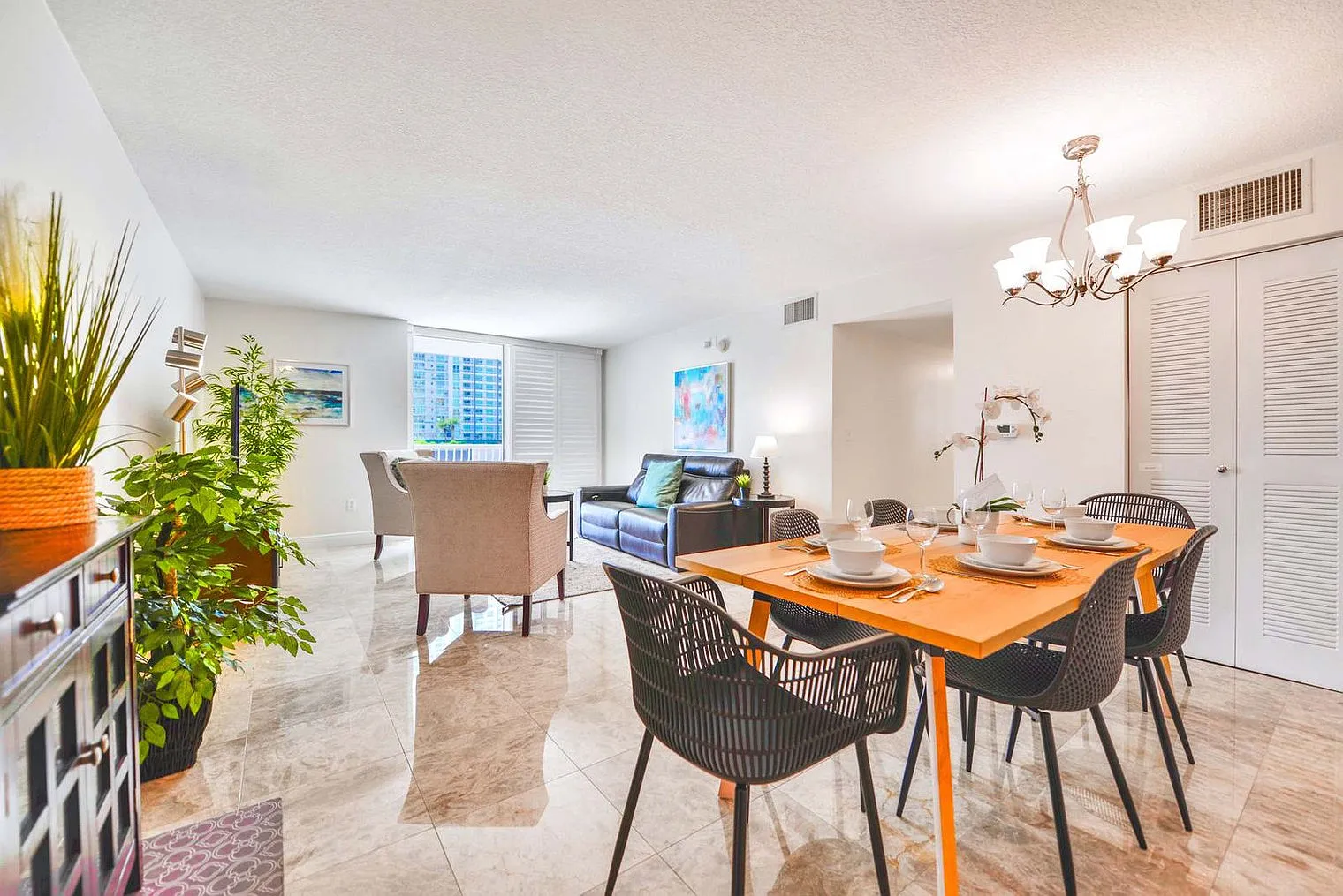 3 bed, 2.0 bath, 1227 sqft, $5,124 — Photo 4