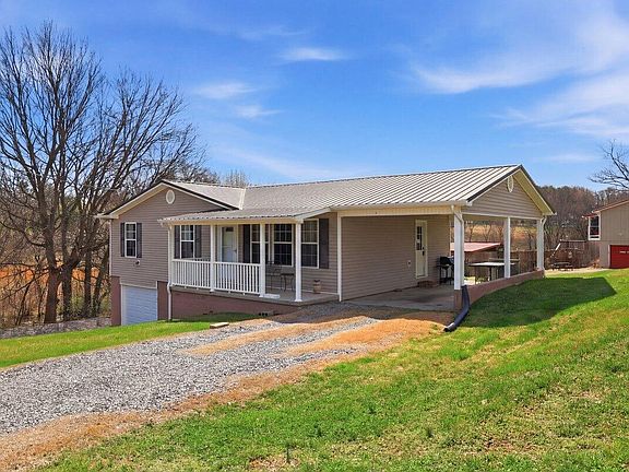 4th image of 1954 Carroll Rd