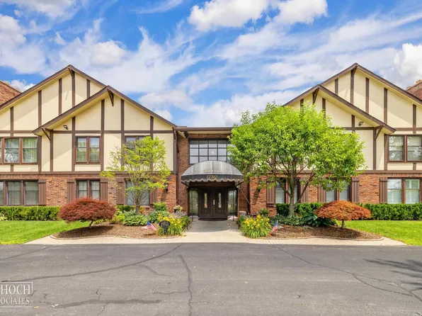 1750 Vernier Rd APT 6, Grosse Pointe Woods, MI 48236