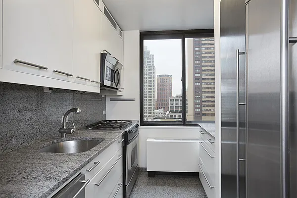 Rented by Compass | media 7