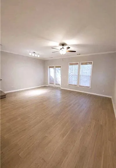 336 Sonoma Dr — Photo 2