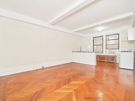 4th image of 600 W 111th St #7F1
