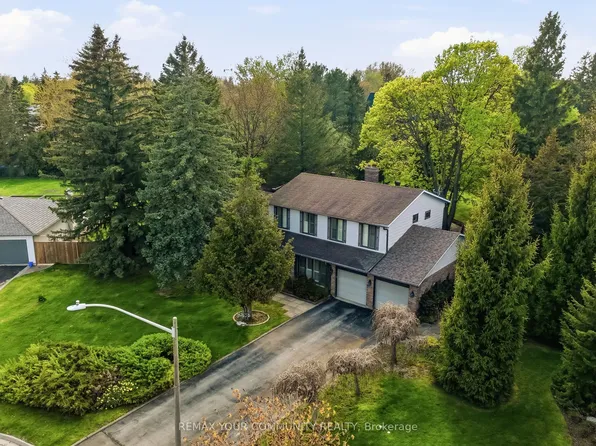 30 Crossley Ct, King, ON L7B 1H4