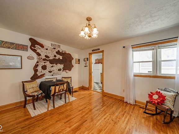 5th image of 600 Spring St