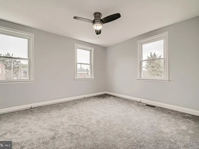 4429 Newport Ave — Photo 17