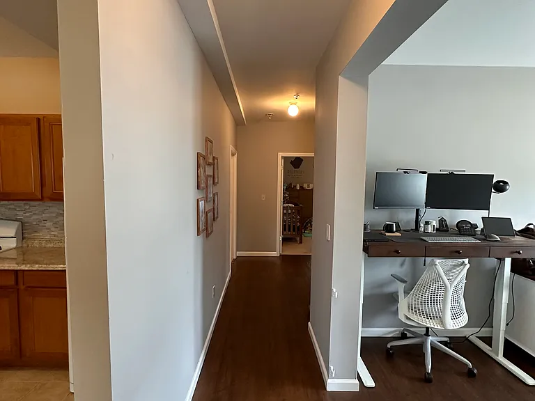 27 Sussex Ave #2 — Photo 8