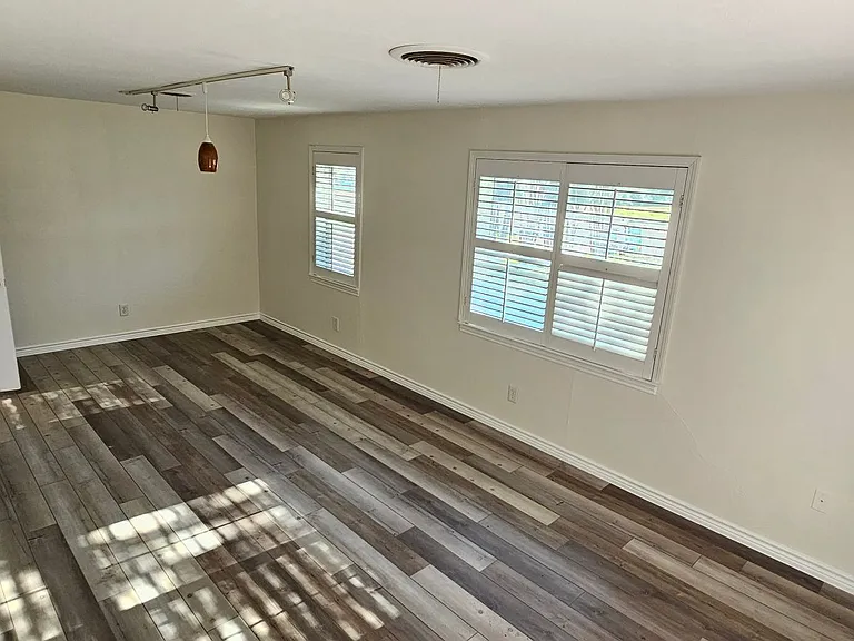 1401 E Sherman Dr — Photo 5