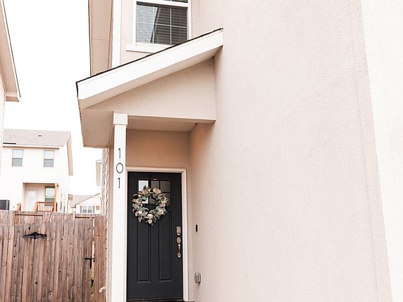 2nd image of 7508 Magnolia Village