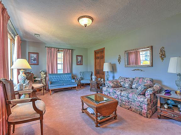 3rd image of 508 Hill Dr