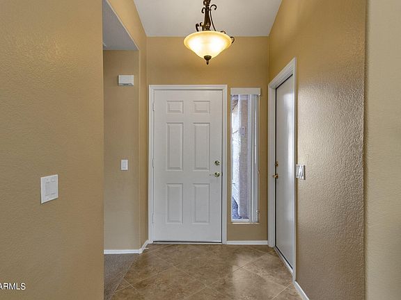 5th image of 1827 E Lindrick Dr