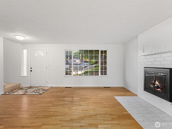 4th image of 7910 NE Double Hitch Court