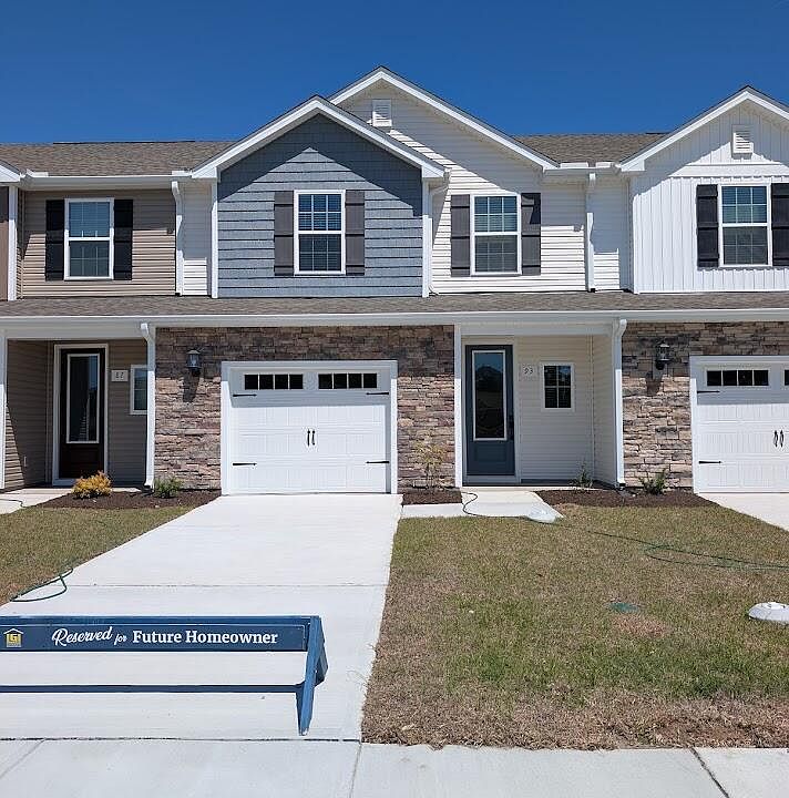 1st image of 93 Commons View Drive