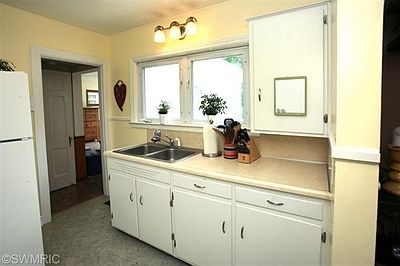 5th image of 1716 Royce Ave