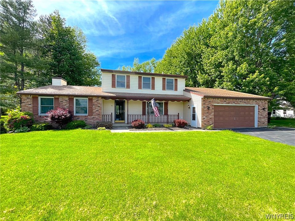 1st image of 46 Old Orchard Ln