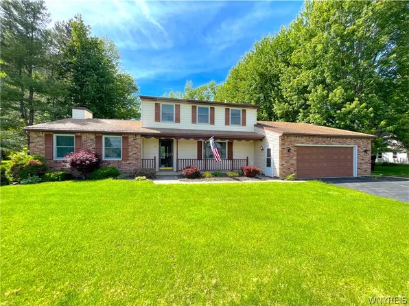 46 Old Orchard Ln, Orchard Park, NY 14127