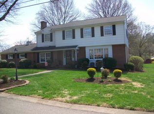 3104 Hillandale Dr, Roanoke, VA 24018