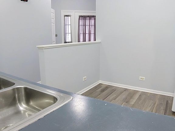 5th image of 304 Glen Leven Ct