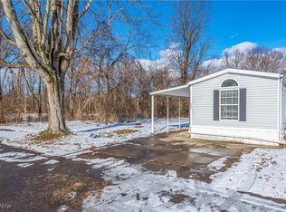 237 Evanston Ln, Amherst, OH 44001
