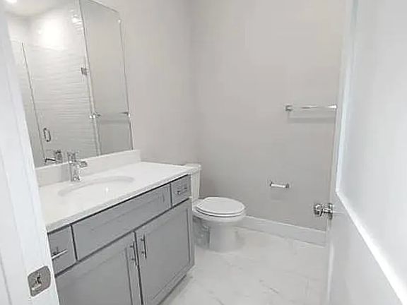 4th image of 2812 Gainesville St SE #1