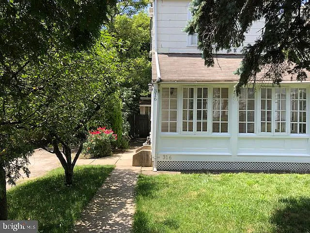 316 Locust Ave