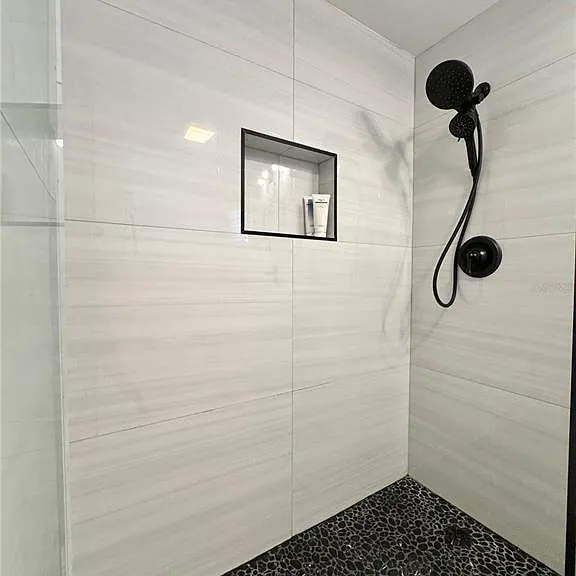 701 Broadway St — Photo 19