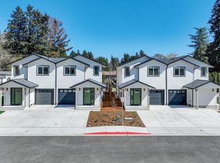 1425 E Santiam St #13, Stayton, OR 97383