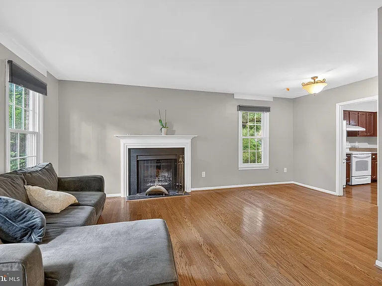 9821 Owens Ct — Photo 9
