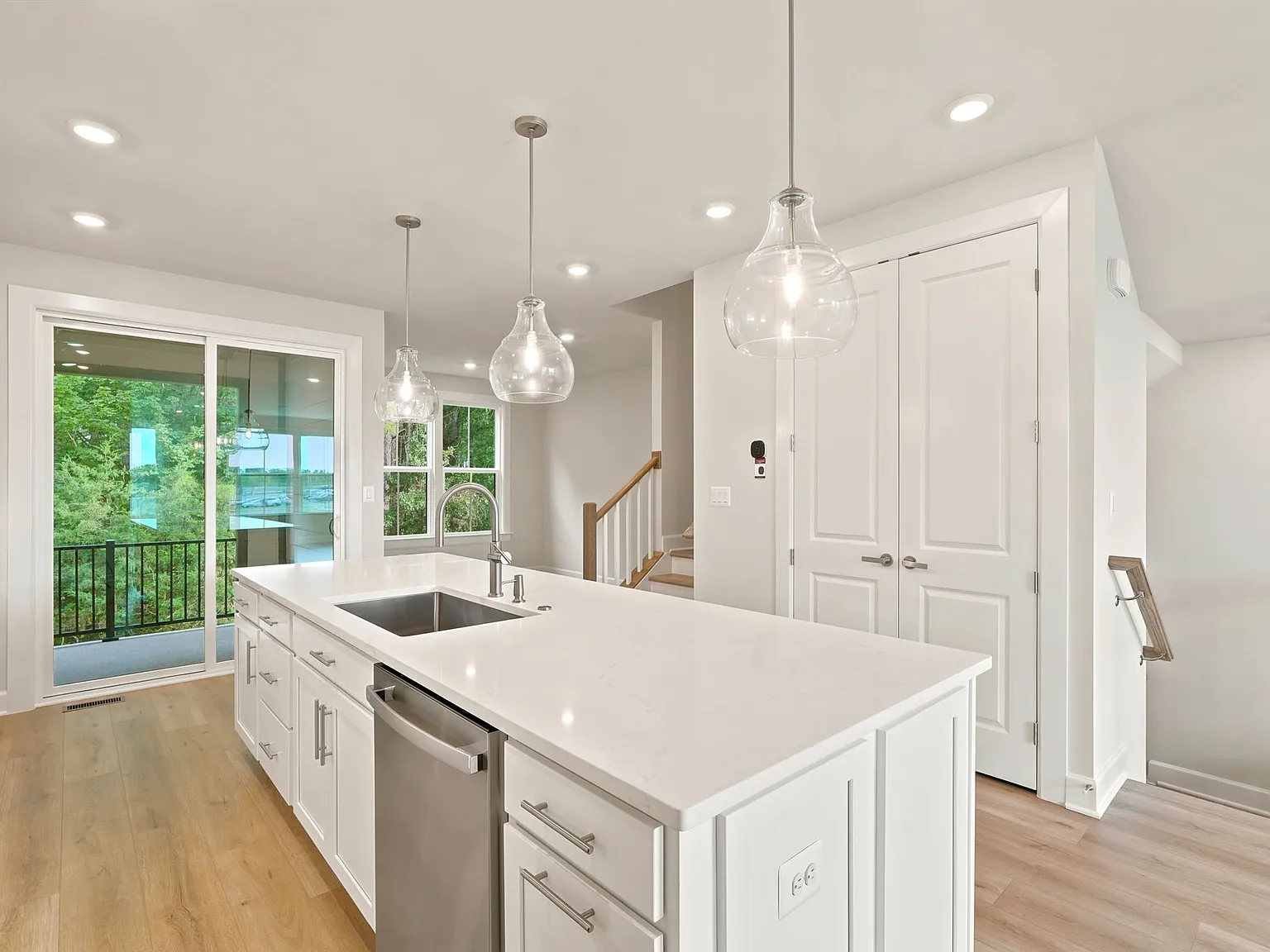 4 bed, 3.5 bath, 2315 sqft, $3,650 — Photo 4