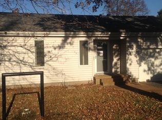 16 Glencoe Dr, Belleville, IL 62221