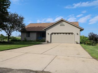 N1468 Sunset Dr, Lodi, WI 53555