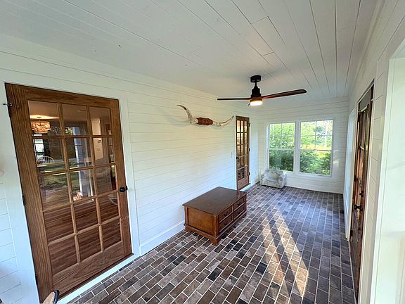 5th image of 517 Winchester Dr