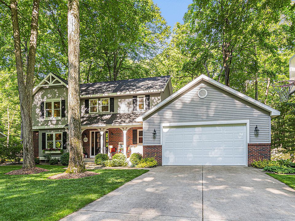 1st image of 5763 Woodbriar Dr NE