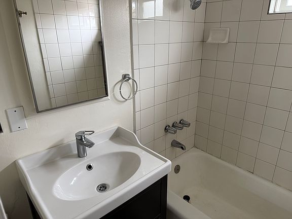 5th image of 2260 Granada Ave #1