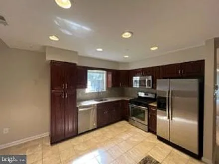 3 bed, 1896 sqft, $3,250 — Photo 4