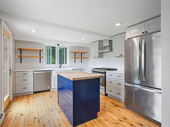 3rd image of 58 Beachwood Avenue