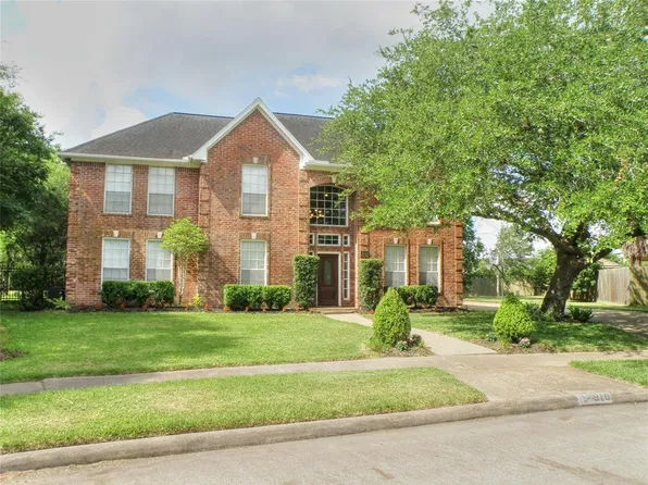916 Laurelfield Dr, Friendswood, TX 77546