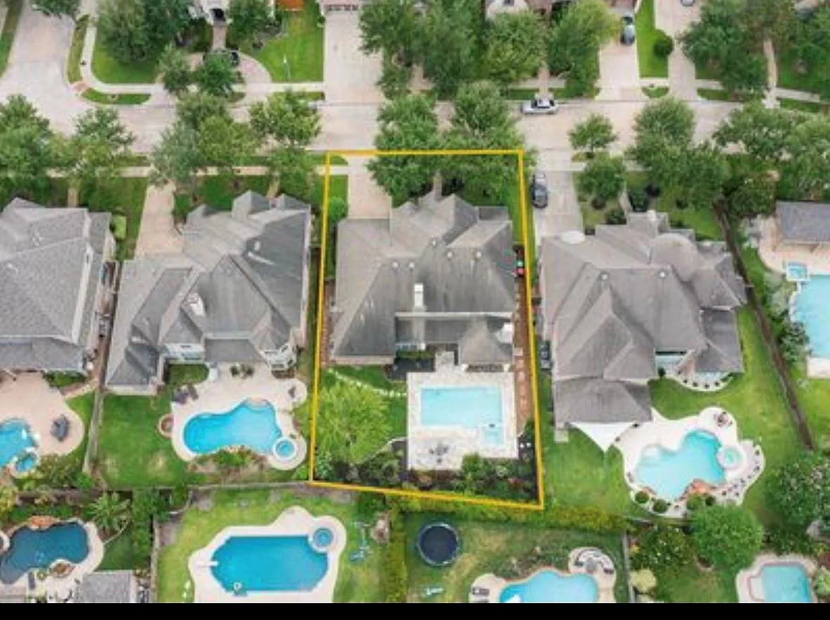 4 bed, 3.5 bath, 3548 sqft, $4,200 — Photo 4
