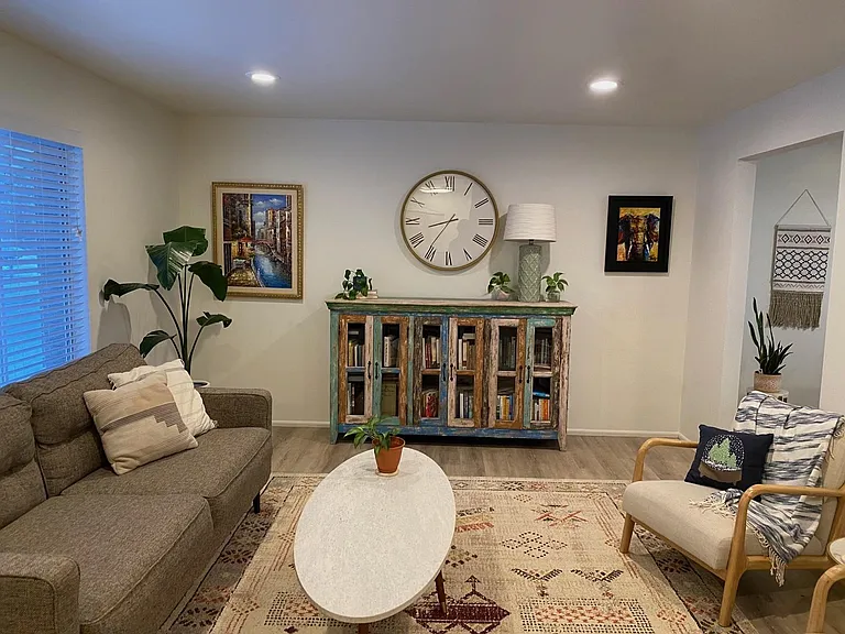 2361 E Phylden Dr #B — Photo 2
