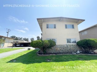 922 Lupin Dr, Salinas, CA 93906