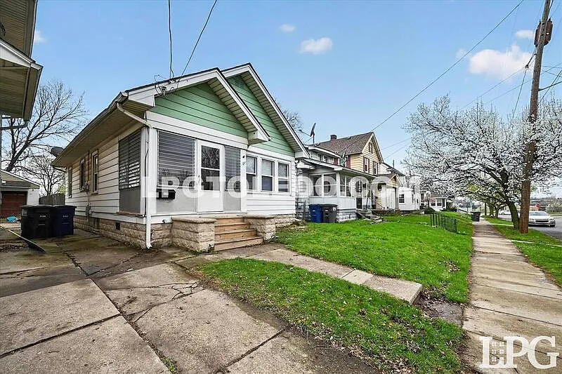 Building Photo - 128 Carbon St