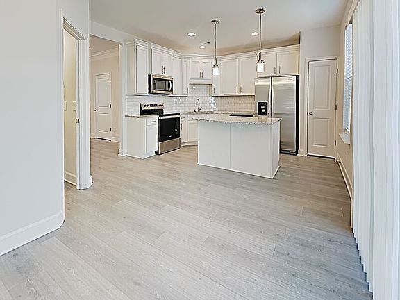 3rd image of 356 Kara Ln