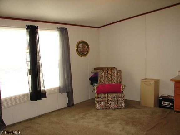 5th image of 2192 S Lake Dr
