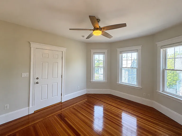 87 Morrison Ave #R2 — Photo 2
