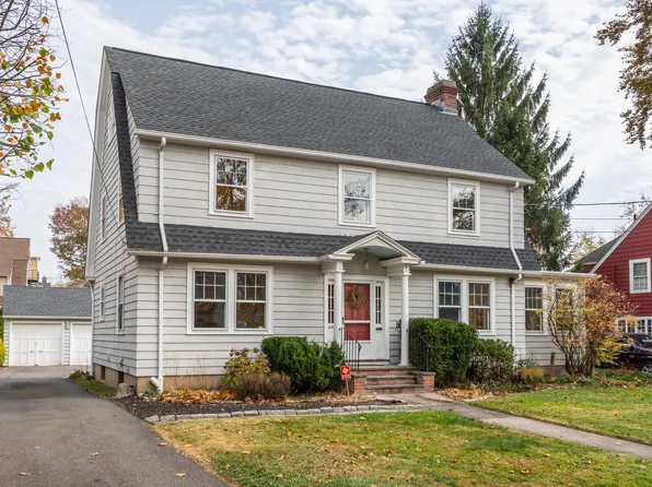 28 Lexington Road, West Hartford, CT 06119